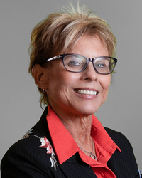 Hildy  Angius